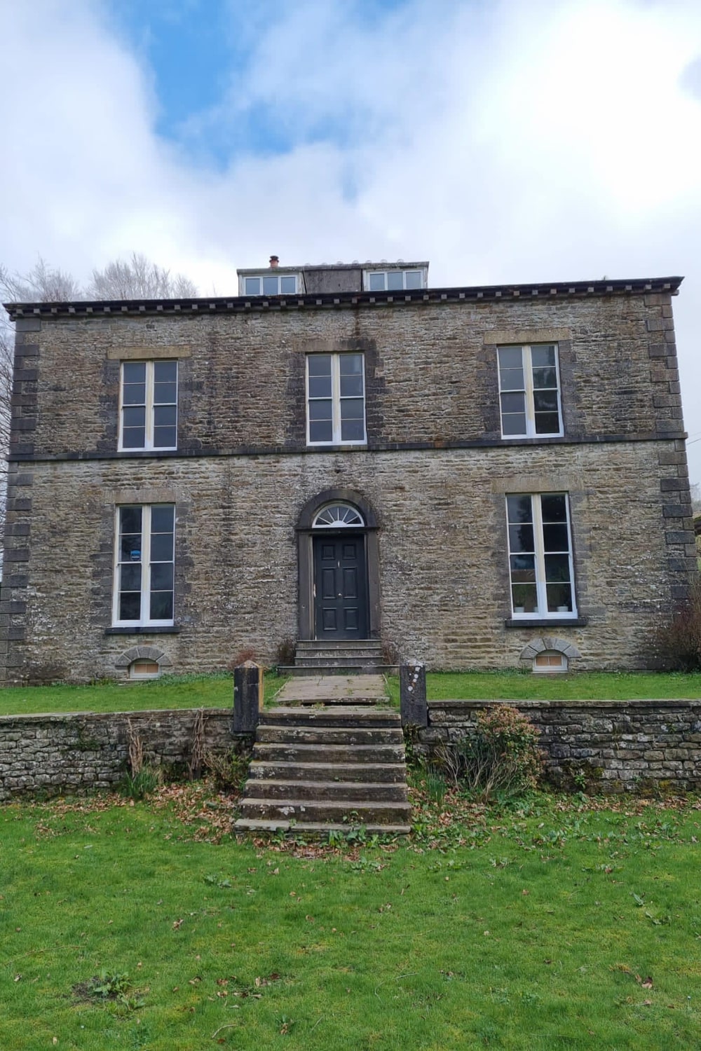 Sash Windows North West Photo of a House with Renovated Sash Windows